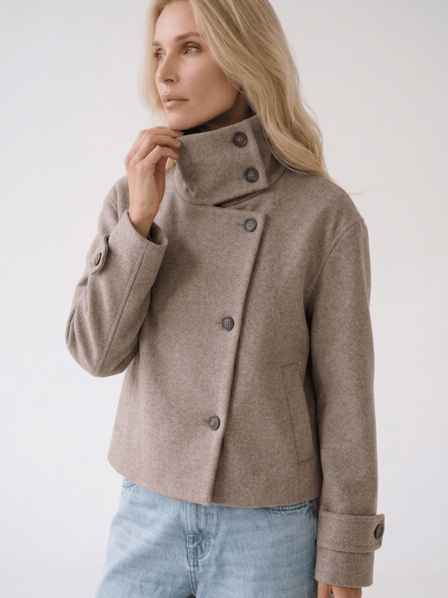 Velira Angela | High-Neck Button Jacket Angela | Aukštos apykaklės mygtukų švarkas